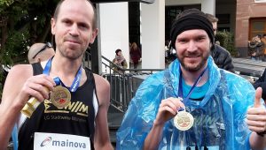Deutscher Mannschaftsmeister 2016 Marathon M35: Bodo Banischewski (links) & Andreas Brünner von der LG Stadtwerke München