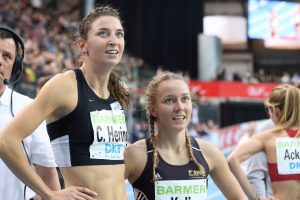 Christina Hering und Mareen Kalis von der LG Stadtwerke München mit Doppelsieg über 800 Meter bei der Hallen-DM in Leipzig 2017.