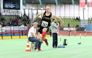 Paul Walschburger von der LG Stadtwerke München gewinnt Gold im Dreisprung mit 15,26m.