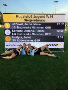 Julika Bonewit und Antonia Schulze von der LG Stadtwerke München